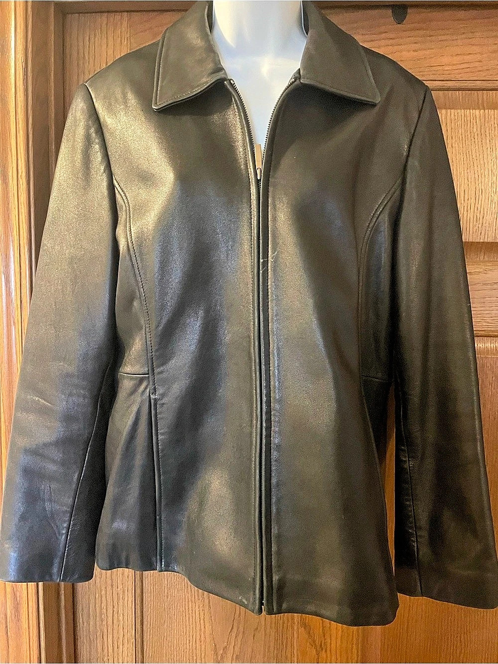 Liz Claiborne Women's Leather Jacket in Black Like New